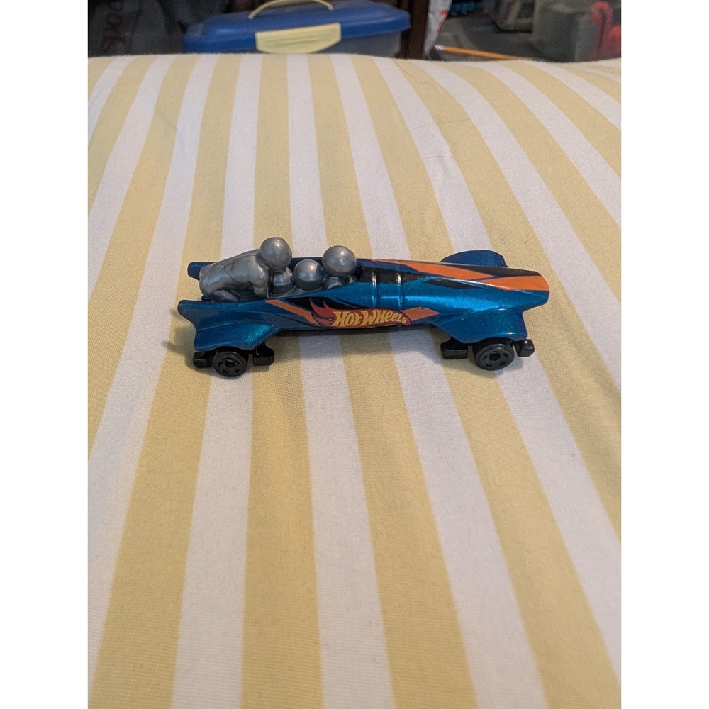 Hot Wheels Ice Shredder H10 Car Bobsled Blue Race Team 1:64 Diecast 2016